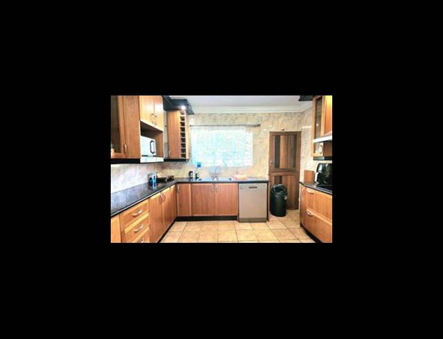 3 BEDROOM TOWNHOUSE FOR SALE IN ALBERTON NORTH